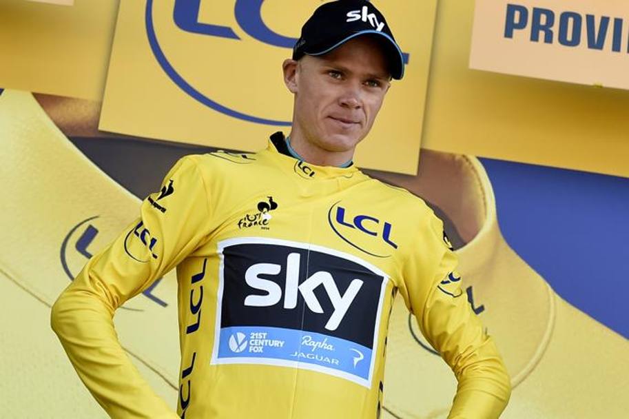 Chris Froome in maglia gialla. Afp